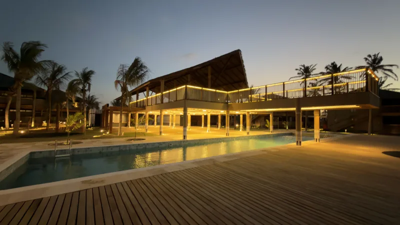 Piscina ao entardecer